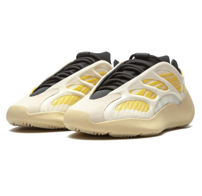 Кроссовки Adidas Yееzy 700 V3 Safflower