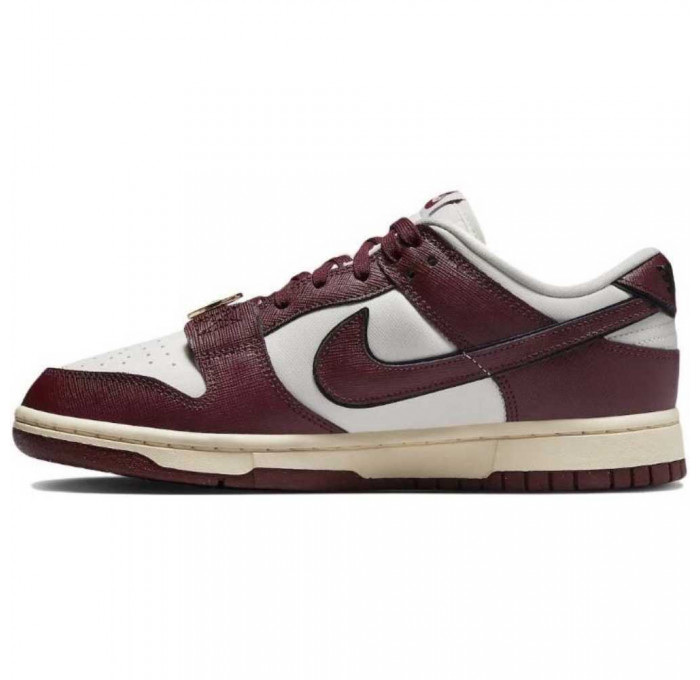 Кроссовки Nike Dunk Low Se 'Sisterhood - Team Red'